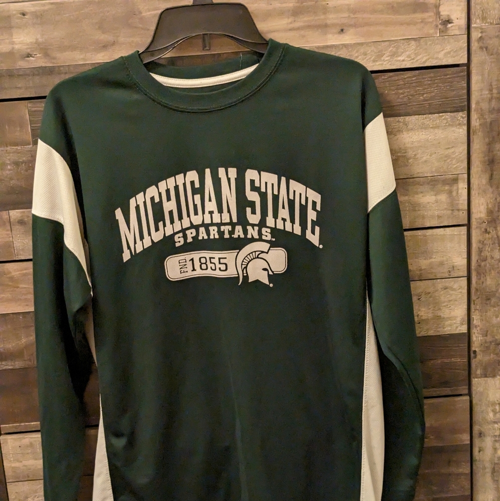 Woman's long sleeve shirt
